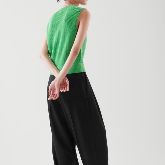 COS Chunky Knit Vest - Picture 4 of 12